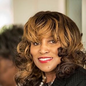 Meet your Posher, Roberta